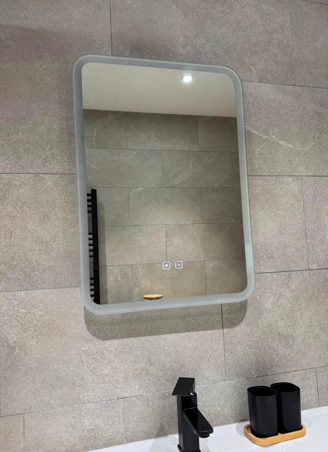 Miroir Alba — 50 × 70 cm · LED anti-buée