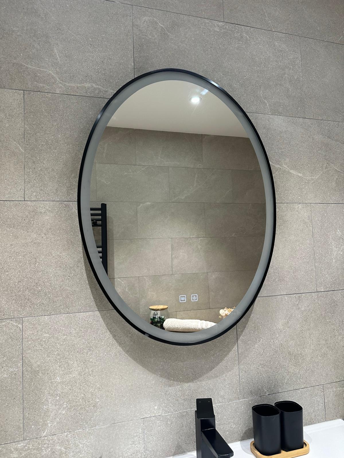 Miroir Elara — 60 × 80 cm · LED anti-buée
