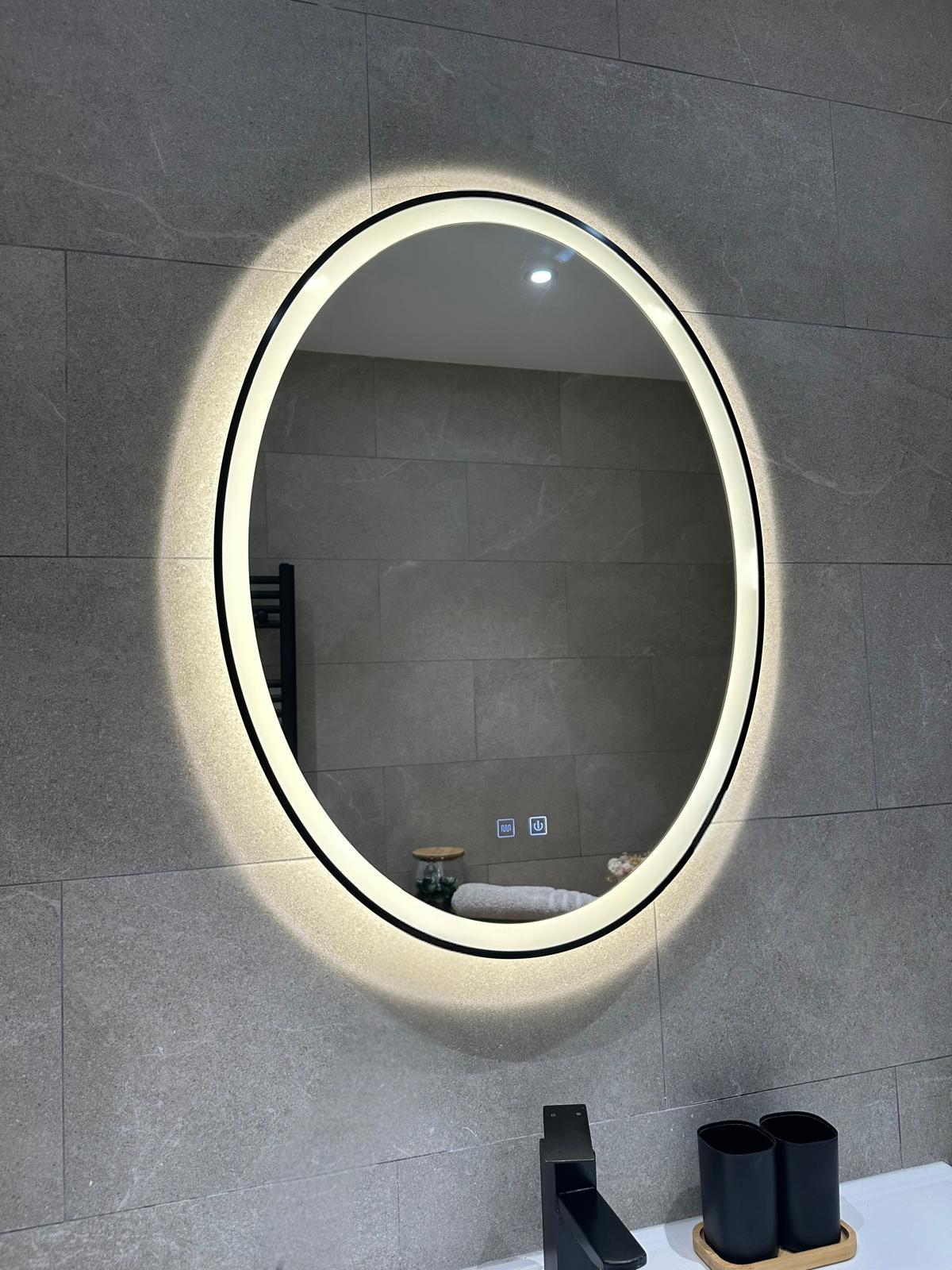 Miroir Elara — 60 × 80 cm · LED anti-buée