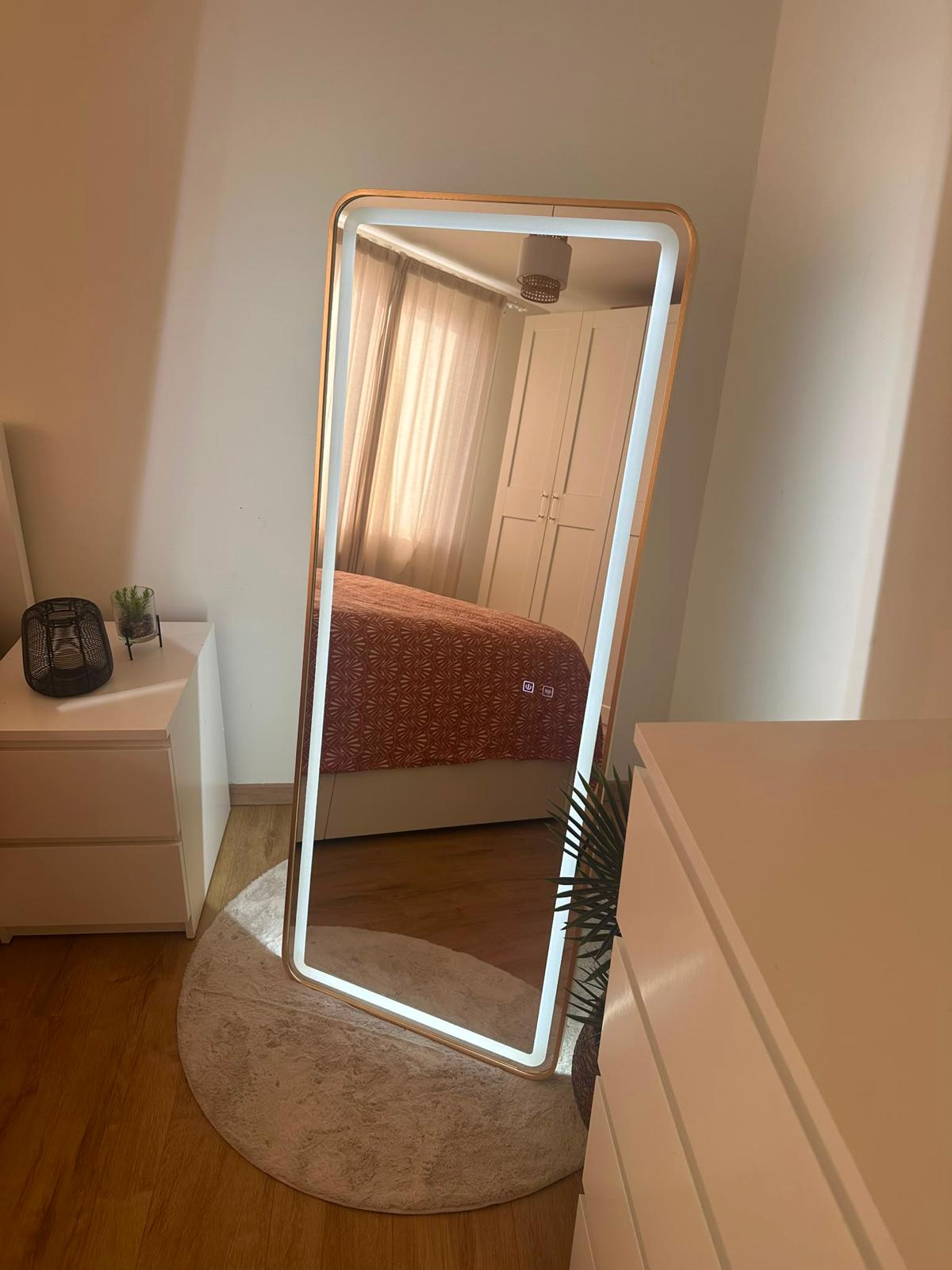Miroir LED Mira 150 × 60 cm avec éclairage réglable et anti-buée