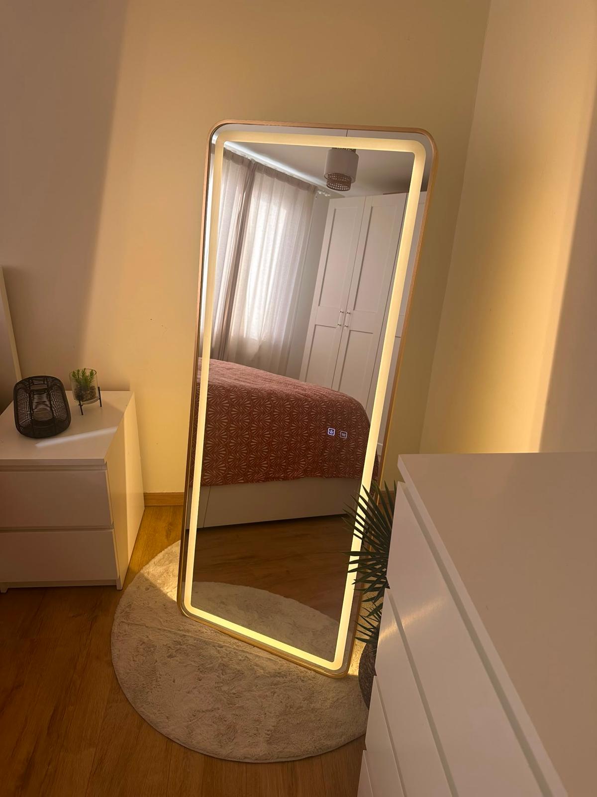 Miroir Mira — 150 × 60 cm · sur pied · LED anti-buée