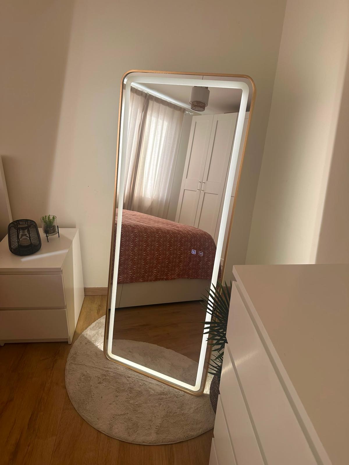 Miroir Mira — 150 × 60 cm · sur pied · LED anti-buée