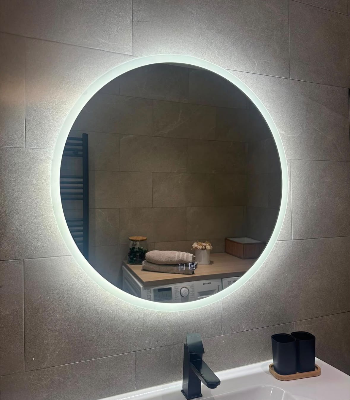 Miroir LED Solera Ø 80 cm avec éclairage réglable et anti-buée
